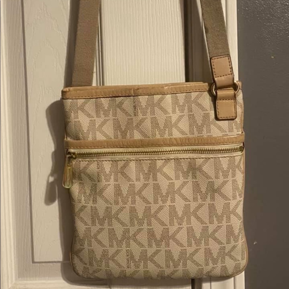 Michael Kors Cross body